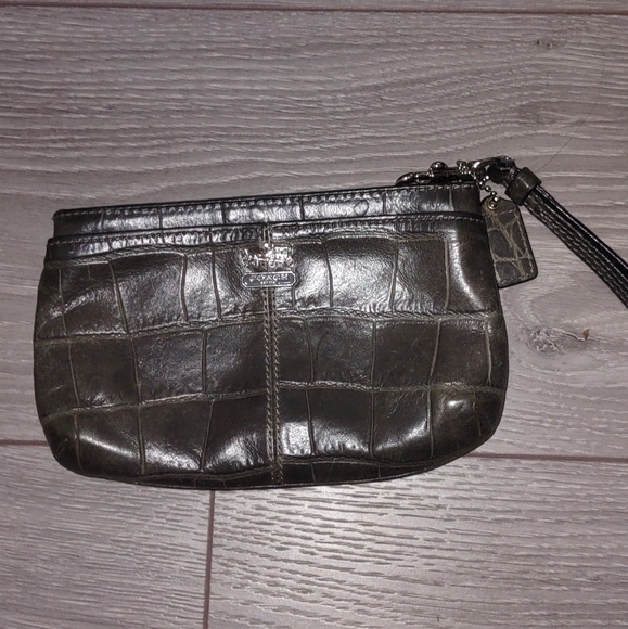 COACH wristlet - Picture 1 of 4